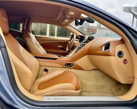 Астон Мартин DB11, объемом двигателя 4 л и пробегом 20 тыс. км за 114999 $, фото 24 на Automoto.ua