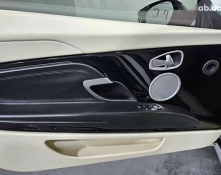 Астон Мартин DB11, объемом двигателя 4 л и пробегом 36 тыс. км за 108999 $, фото 22 на Automoto.ua