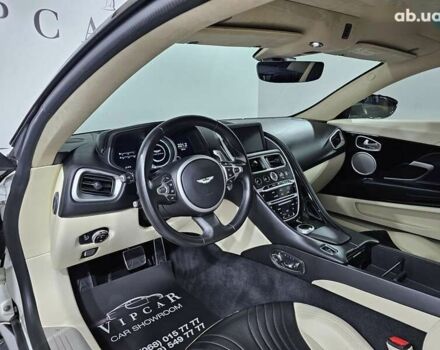 Астон Мартин DB11, объемом двигателя 4 л и пробегом 36 тыс. км за 108999 $, фото 19 на Automoto.ua