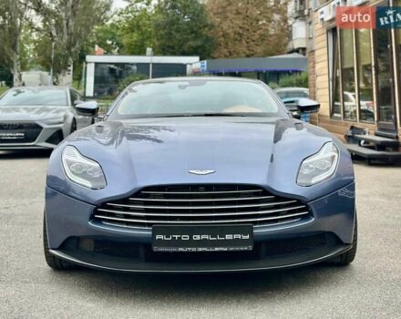 Серый Астон Мартин DB11, объемом двигателя 3.98 л и пробегом 20 тыс. км за 114999 $, фото 3 на Automoto.ua