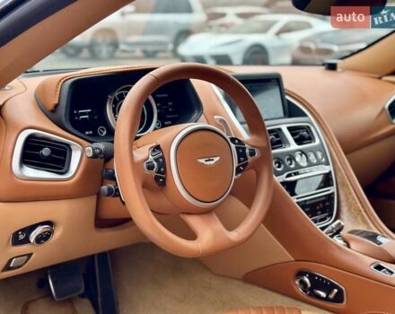 Серый Астон Мартин DB11, объемом двигателя 3.98 л и пробегом 20 тыс. км за 114999 $, фото 38 на Automoto.ua