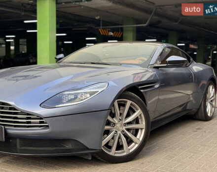 Серый Астон Мартин DB11, объемом двигателя 4 л и пробегом 27 тыс. км за 120000 $, фото 2 на Automoto.ua