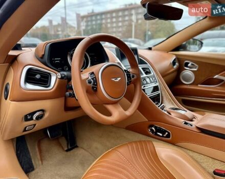 Серый Астон Мартин DB11, объемом двигателя 3.98 л и пробегом 20 тыс. км за 114999 $, фото 37 на Automoto.ua