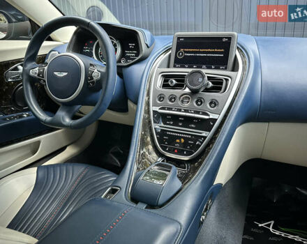 Синий Астон Мартин DB11, объемом двигателя 5.2 л и пробегом 20 тыс. км за 140000 $, фото 28 на Automoto.ua