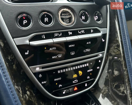 Синий Астон Мартин DB11, объемом двигателя 5.2 л и пробегом 20 тыс. км за 139999 $, фото 31 на Automoto.ua