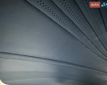 Синий Астон Мартин DB11, объемом двигателя 5.2 л и пробегом 20 тыс. км за 139999 $, фото 33 на Automoto.ua