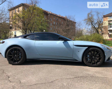 Синий Астон Мартин DB11, объемом двигателя 0 л и пробегом 17 тыс. км за 170000 $, фото 1 на Automoto.ua