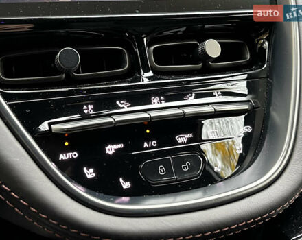 Черный Астон Мартин DBX, объемом двигателя 3.98 л и пробегом 63 тыс. км за 129900 $, фото 14 на Automoto.ua