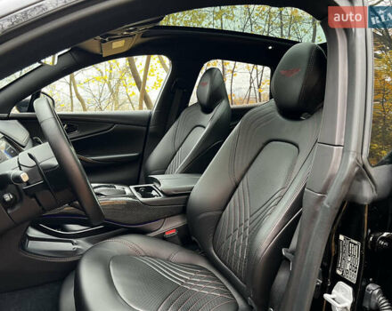 Черный Астон Мартин DBX, объемом двигателя 3.98 л и пробегом 63 тыс. км за 132000 $, фото 10 на Automoto.ua