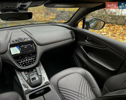 Черный Астон Мартин DBX, объемом двигателя 3.98 л и пробегом 63 тыс. км за 132000 $, фото 20 на Automoto.ua