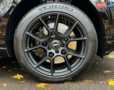 Черный Астон Мартин DBX, объемом двигателя 3.98 л и пробегом 63 тыс. км за 129900 $, фото 25 на Automoto.ua