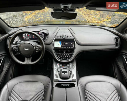 Черный Астон Мартин DBX, объемом двигателя 3.98 л и пробегом 63 тыс. км за 132000 $, фото 11 на Automoto.ua