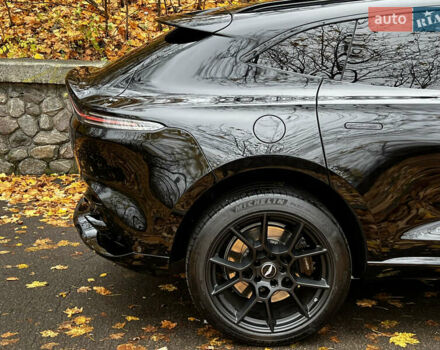 Черный Астон Мартин DBX, объемом двигателя 3.98 л и пробегом 63 тыс. км за 132000 $, фото 33 на Automoto.ua