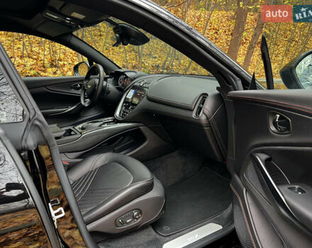 Черный Астон Мартин DBX, объемом двигателя 3.98 л и пробегом 63 тыс. км за 129900 $, фото 33 на Automoto.ua