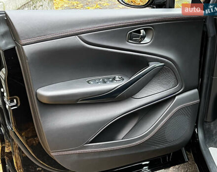 Черный Астон Мартин DBX, объемом двигателя 3.98 л и пробегом 63 тыс. км за 129900 $, фото 16 на Automoto.ua