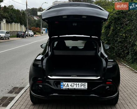 Астон Мартин DBX 2021 в Киеве на Automoto.ua Черный Астон Мартин DBX, объемом двигателя 3.98 л и пробегом 61 тыс. км за 135000 $, фото 26 на Automoto.ua