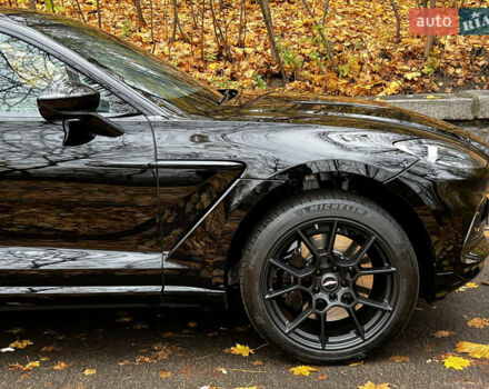 Черный Астон Мартин DBX, объемом двигателя 3.98 л и пробегом 63 тыс. км за 129900 $, фото 28 на Automoto.ua