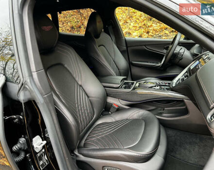 Черный Астон Мартин DBX, объемом двигателя 3.98 л и пробегом 63 тыс. км за 129900 $, фото 34 на Automoto.ua