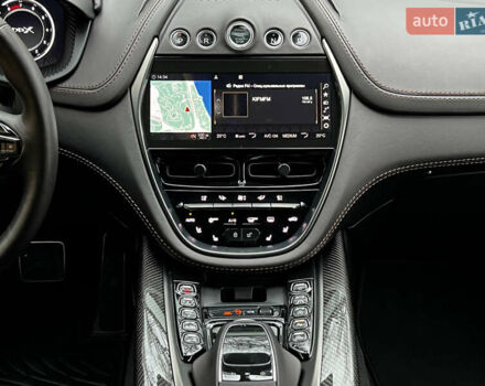 Черный Астон Мартин DBX, объемом двигателя 3.98 л и пробегом 63 тыс. км за 129900 $, фото 30 на Automoto.ua