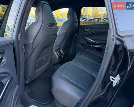 Черный Астон Мартин DBX, объемом двигателя 3.98 л и пробегом 2 тыс. км за 184999 $, фото 25 на Automoto.ua