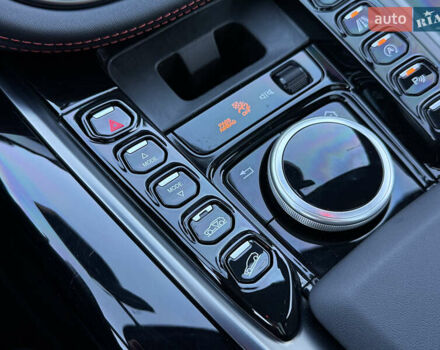 Черный Астон Мартин DBX, объемом двигателя 3.98 л и пробегом 2 тыс. км за 184999 $, фото 37 на Automoto.ua