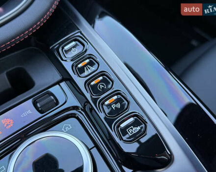 Черный Астон Мартин DBX, объемом двигателя 3.98 л и пробегом 2 тыс. км за 184999 $, фото 36 на Automoto.ua