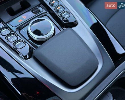 Черный Астон Мартин DBX, объемом двигателя 3.98 л и пробегом 2 тыс. км за 184999 $, фото 38 на Automoto.ua