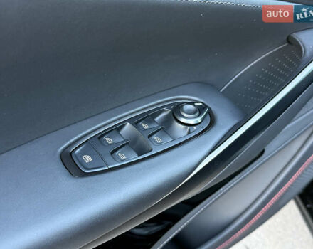 Черный Астон Мартин DBX, объемом двигателя 3.98 л и пробегом 2 тыс. км за 184999 $, фото 18 на Automoto.ua