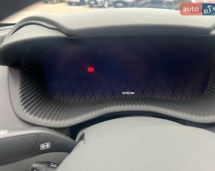 Серый Астон Мартин DBX 707, объемом двигателя 3.98 л и пробегом 10 тыс. км за 238000 $, фото 6 на Automoto.ua