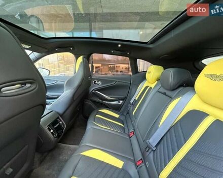 Серый Астон Мартин DBX 707, объемом двигателя 3.98 л и пробегом 10 тыс. км за 238000 $, фото 11 на Automoto.ua