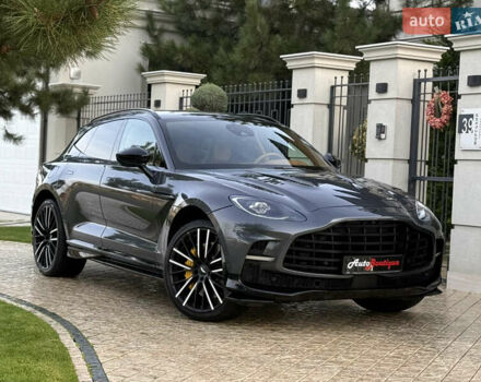 Серый Астон Мартин DBX 707, объемом двигателя 3.98 л и пробегом 11 тыс. км за 265000 $, фото 36 на Automoto.ua