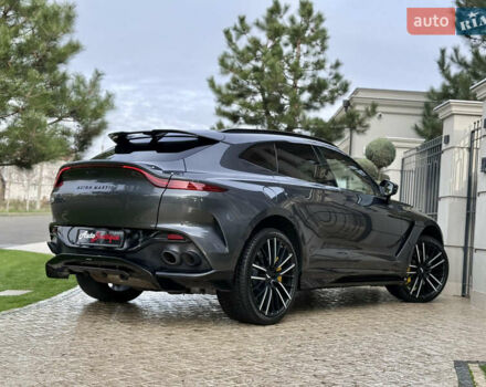 Серый Астон Мартин DBX 707, объемом двигателя 3.98 л и пробегом 11 тыс. км за 265000 $, фото 28 на Automoto.ua