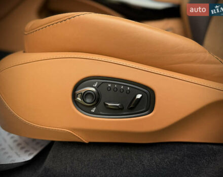 Серый Астон Мартин DBX 707, объемом двигателя 3.98 л и пробегом 11 тыс. км за 265000 $, фото 66 на Automoto.ua