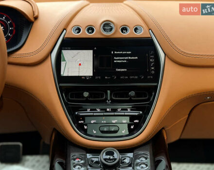 Серый Астон Мартин DBX 707, объемом двигателя 3.98 л и пробегом 11 тыс. км за 265000 $, фото 61 на Automoto.ua