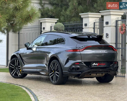 Серый Астон Мартин DBX 707, объемом двигателя 3.98 л и пробегом 11 тыс. км за 265000 $, фото 14 на Automoto.ua