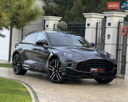 Серый Астон Мартин DBX 707, объемом двигателя 3.98 л и пробегом 11 тыс. км за 265000 $, фото 32 на Automoto.ua
