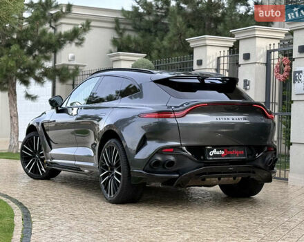 Серый Астон Мартин DBX 707, объемом двигателя 3.98 л и пробегом 11 тыс. км за 265000 $, фото 20 на Automoto.ua