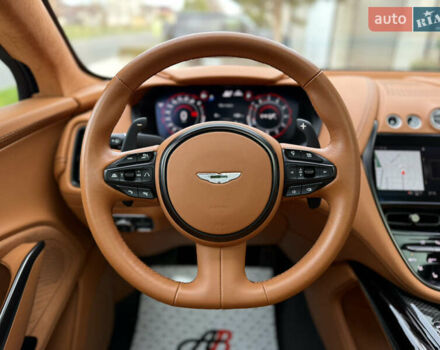 Серый Астон Мартин DBX 707, объемом двигателя 3.98 л и пробегом 11 тыс. км за 265000 $, фото 59 на Automoto.ua