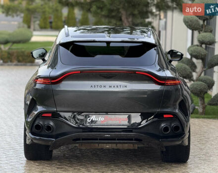 Серый Астон Мартин DBX 707, объемом двигателя 3.98 л и пробегом 11 тыс. км за 265000 $, фото 22 на Automoto.ua