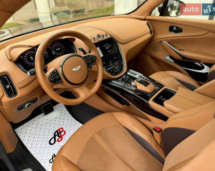 Серый Астон Мартин DBX 707, объемом двигателя 3.98 л и пробегом 11 тыс. км за 265000 $, фото 45 на Automoto.ua