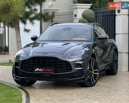 Серый Астон Мартин DBX 707, объемом двигателя 3.98 л и пробегом 11 тыс. км за 265000 $, фото 5 на Automoto.ua