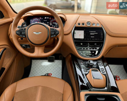Серый Астон Мартин DBX 707, объемом двигателя 3.98 л и пробегом 11 тыс. км за 265000 $, фото 58 на Automoto.ua