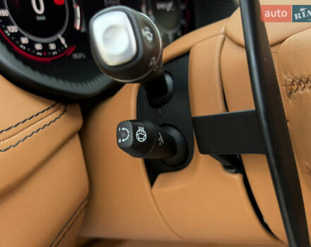 Серый Астон Мартин DBX 707, объемом двигателя 3.98 л и пробегом 11 тыс. км за 265000 $, фото 65 на Automoto.ua