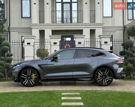 Серый Астон Мартин DBX 707, объемом двигателя 3.98 л и пробегом 11 тыс. км за 265000 $, фото 13 на Automoto.ua