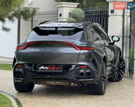 Серый Астон Мартин DBX 707, объемом двигателя 3.98 л и пробегом 11 тыс. км за 265000 $, фото 25 на Automoto.ua