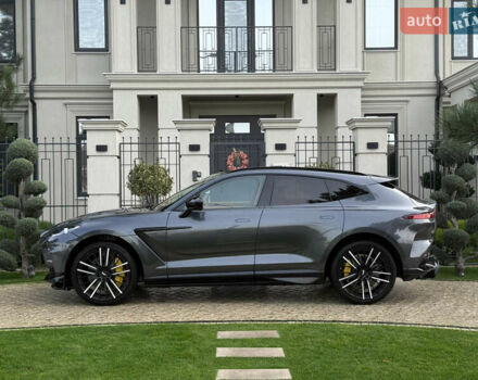 Серый Астон Мартин DBX 707, объемом двигателя 3.98 л и пробегом 11 тыс. км за 265000 $, фото 12 на Automoto.ua