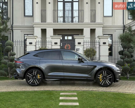 Серый Астон Мартин DBX 707, объемом двигателя 3.98 л и пробегом 11 тыс. км за 265000 $, фото 30 на Automoto.ua