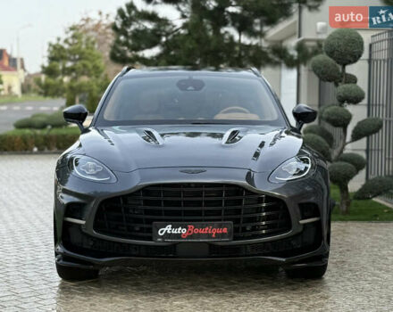 Серый Астон Мартин DBX 707, объемом двигателя 3.98 л и пробегом 11 тыс. км за 265000 $, фото 2 на Automoto.ua