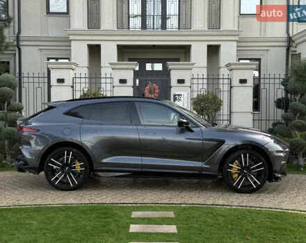 Серый Астон Мартин DBX 707, объемом двигателя 3.98 л и пробегом 11 тыс. км за 265000 $, фото 31 на Automoto.ua