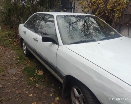 Белый Ауди 100, объемом двигателя 1.8 л и пробегом 380 тыс. км за 1300 $, фото 1 на Automoto.ua